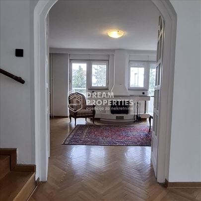 Kuća sa dvorištem, odmah useljiv, 166m2 ID#1248