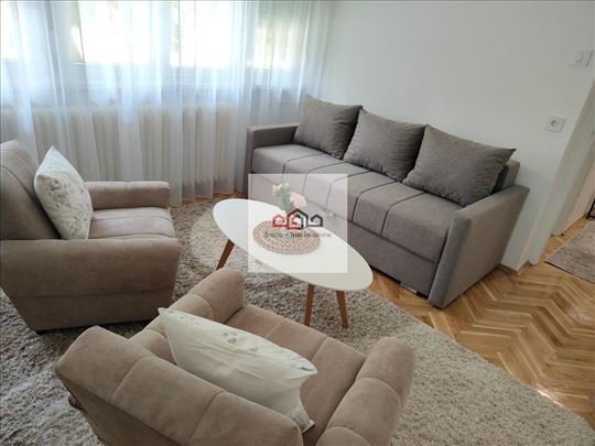 Liman 4 Trosoban Stan 49m2 450 Eura