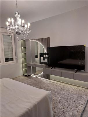 LUX Namešten Stan – Zmaj od Noćaja ID#2330