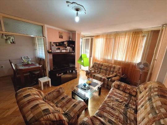 Trosoban stan na Bulevaru Nemanjića ID#8414