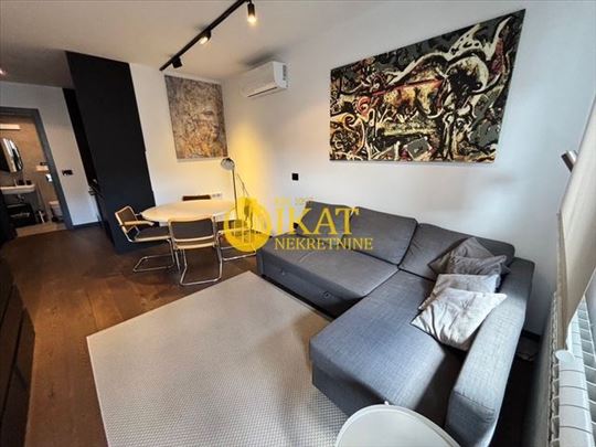 Vračar, Južni bulevar 38m2, 1.5 stan sa garažom