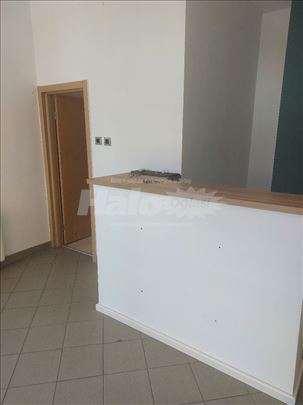 Arena izdajem lokal 30m2 