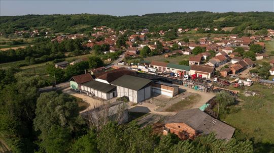 Industrijsko-proizvodni pogon sa opremom