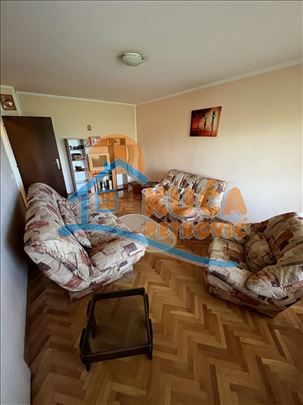 Izdaje se odličan jednosoban stan na Bulevaru Nema