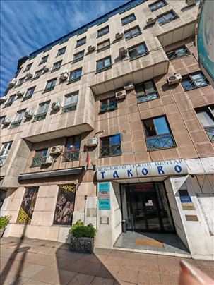 Botanička bašta,poslovni prostor u centru Takovo 