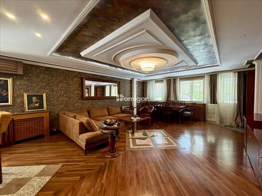 Blok 63, Gandijeva, 120 m², Garažno mesto, Velika 