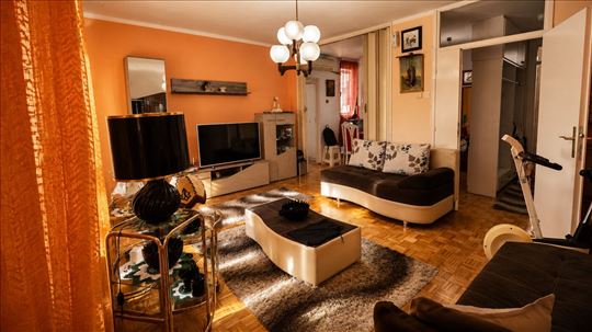 Komforan trosoban stan Cerak-Ćukarica