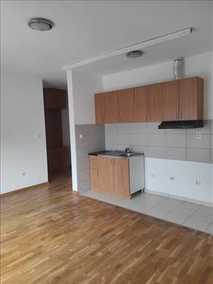 LUX garsonjera u blizini Teleoptika u Zemunu