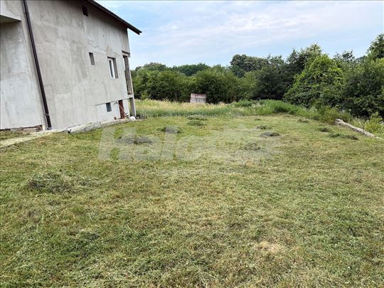 Plac 7 ari Voždovac Lipovacki put 340 