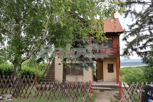 Vikendica (pogled na Dunav)Slankamenački vinogradi