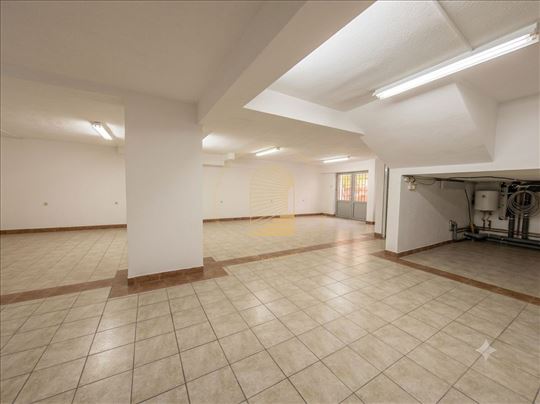Hitna prodaja- Lokal 164m², Mirijevo - Može zamena