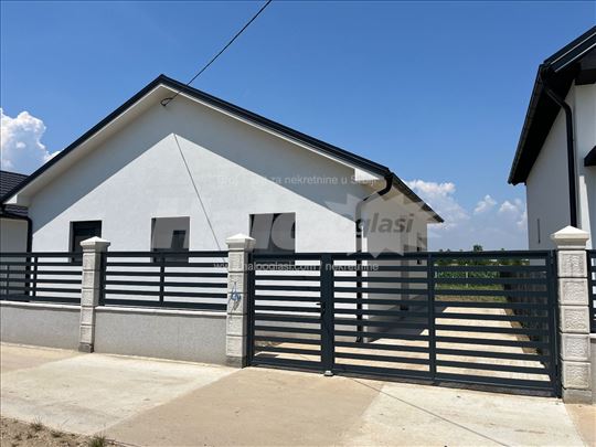 Kuca 120m2, 4.6 ari placa