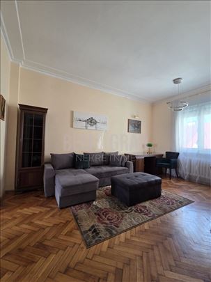 Odličan 2.0-soban stan na Kosančićevom vencu