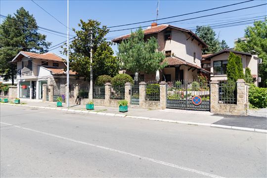 Poslovna zgrada i porodična kuća-Stari Košutnjak