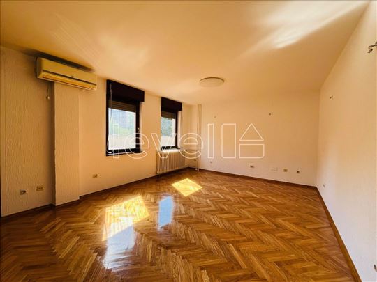 Stan,Novi Sad,Sajam,kv: 63.00