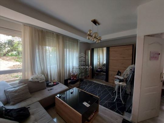 U srcu Vračara, zgrada od fasadne cigle