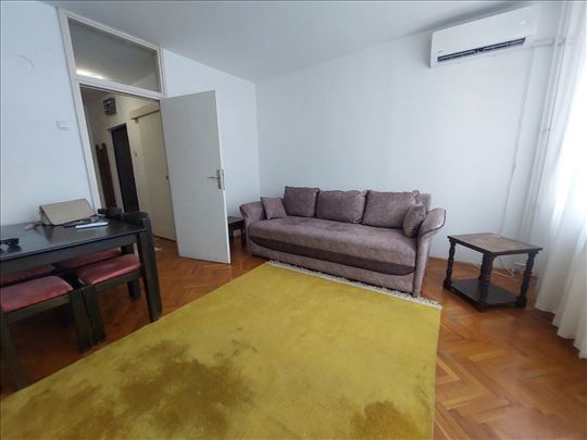 YUBC, 35m² ,namešten 