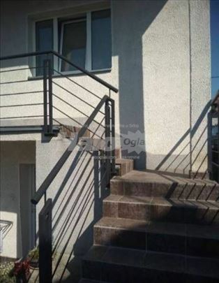 Zemun, Novi grad, 4.0 stan sa placem