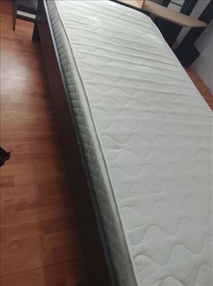 2 kreveta sa dusekom moguc prevoz