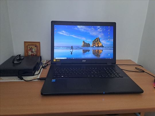 Acer 17.3 / SSD 256GB / i5 / 8GB / Ful HD