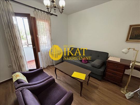 Đeram pijaca 22m2 + terasa, izuzetna ponuda