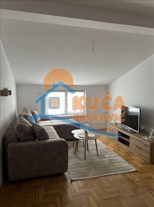 Izdaje se odličan dvoiposoban stan u centru Niša,