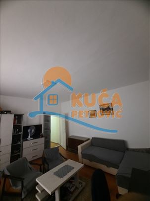 Izdaje se odličan, jednosoban stan u blizini Pravn