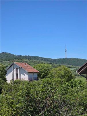Retko u ponudi, Zuce, kuća na placu 8a, ID 25712