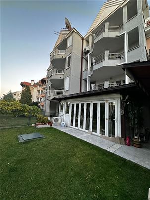 Senjak, i za poslovnu namenu, parking!