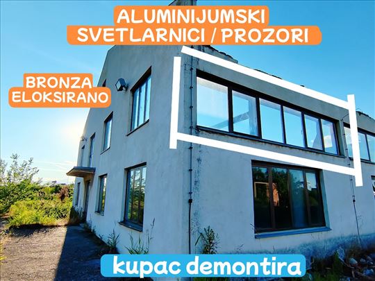 Svetlarnici/prozori za halu