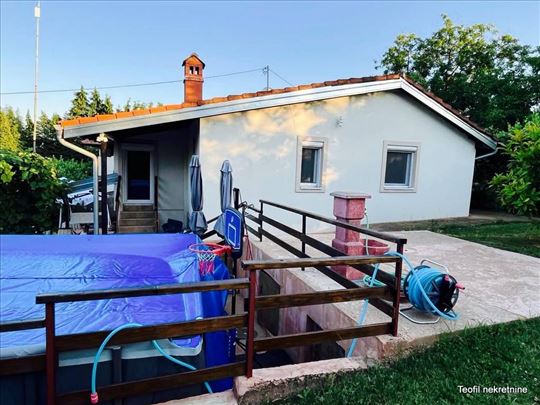 Trešnja, 86+70 na 10,5ari, renovirana, nameštena
