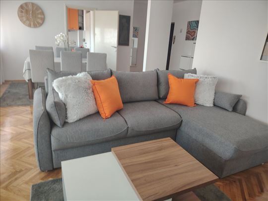 Troiposoban stan u srcu Vračara, 91m2