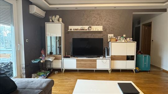 Trosoban stan-Sajam kompleks 69m2