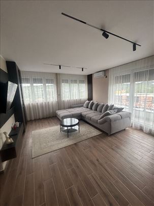 Vrdnik novogradnja, lux, bazen. 3.0 izvanredan