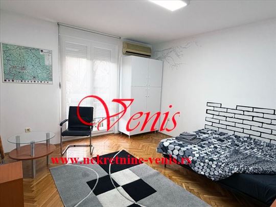 Bulevar Oslobođenja – kod Dnevnika 44 m2