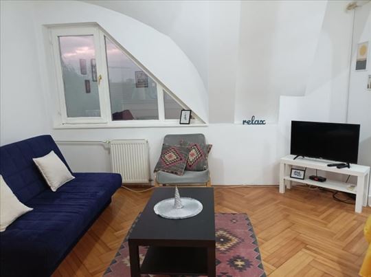 Jednoiposoban namešten stan,41m2,Centar,Jovana Boš