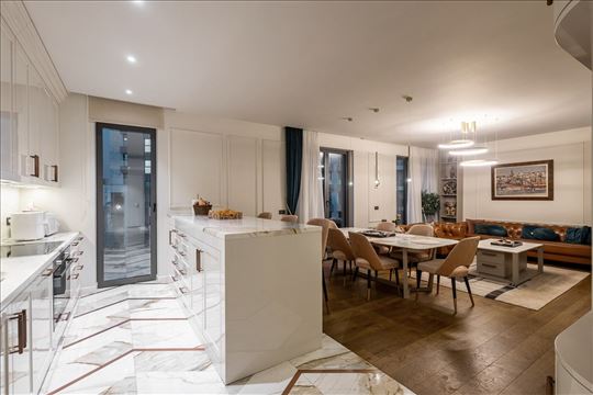 Penthouse 220m² | Novi Dorćol | Privatna bašta