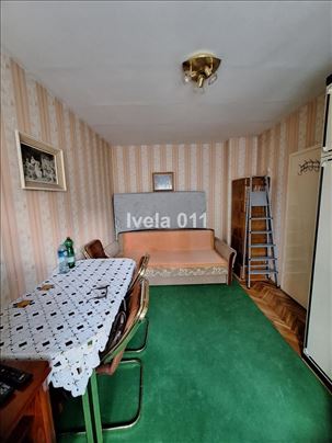 Uknjižena garsonjera - Braće Jerković, kod škole I
