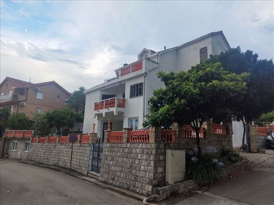 Vila Caca Igalo, Crna Gora, izdavanje apartmana 