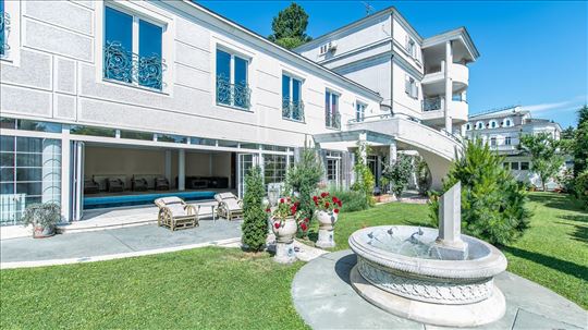Vila|Generala Nikodija Stefanovića|Privatni bazen