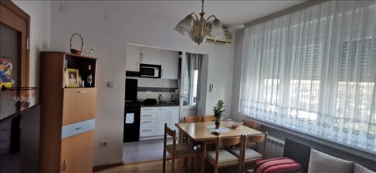 1.5, renoviran, namešten,36m2, lođa, kod FON-a