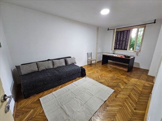  1.5 stan 37m² kod BEO Shopping centra – Povoljno