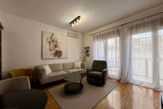 1.5 stan od 37 m² na Vračaru kod Hrama Svetog Save