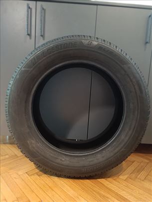 Bridgestone guma BLIZZAK 235/60R18