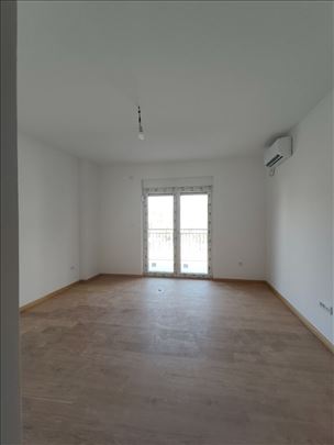 Garsonjera,centar