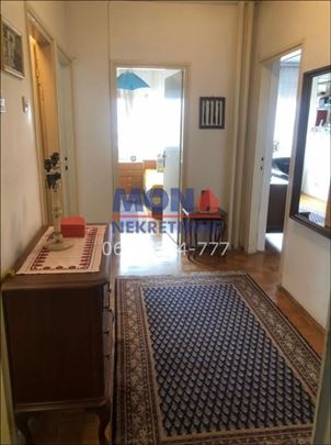 Hotel YU, 120m2, 5.0 + garaža, deljiv u 2 stana