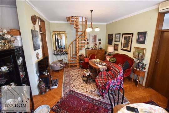 Stan-duplex u strogom centru grada