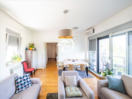 3.0 stan od 75 m² na Banovom brdu, sa parkingom