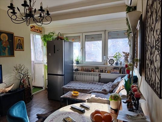 Useljiv, odličan, bez ulaganja, lođa