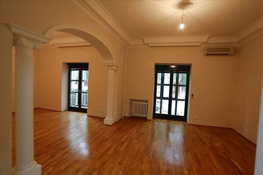 Autokomanda, LUX kuća 8.0 2 garažna mesta